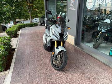 HONDA X-ADV 750 TUTTO INCLUSO ANCHE PASSAGGIO!