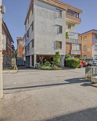 Appartamento di 94 m² con 3 locali e posto auto a 