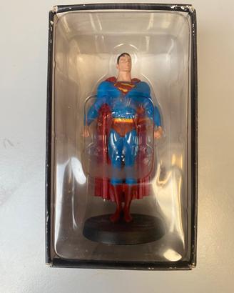 Statuetta superman in piombo dipinta a mano
