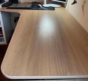 Scrivania regolabile ad angolo ikea + cassettiera