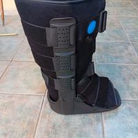 tutore a stivaletto nero, tipo walker marca SALUX