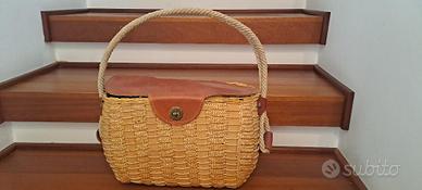 Borsa a bauletto in vimini intrecciato e cuoio