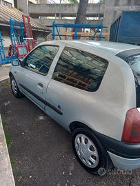 RENAULT Clio - 2000