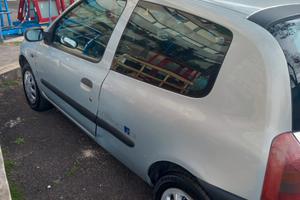 RENAULT Clio - 2000