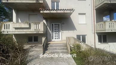 AMPIO APPARTAMENTO IN BIFAMILIARE A SANT'EGIDIO AL