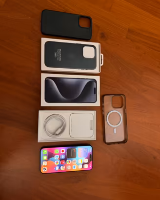 Iphone 15 pro max 256 gb + cover originale regali