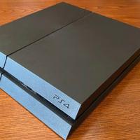 Playstation 4 con 4 giochi