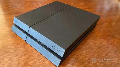Playstation 4 con 4 giochi