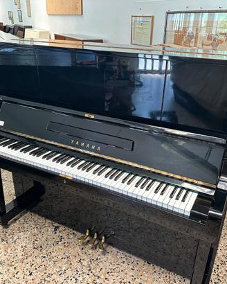 Yamaha U3