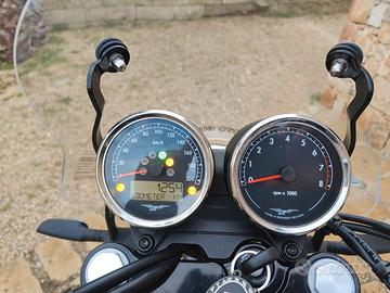 Moto Guzzi V7 special - 2024