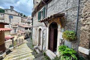 4 LOCALI A SUBIACO