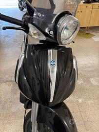 Beverly tourer 300  i.e  2010
