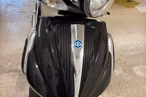 Beverly tourer 300  i.e  2010
