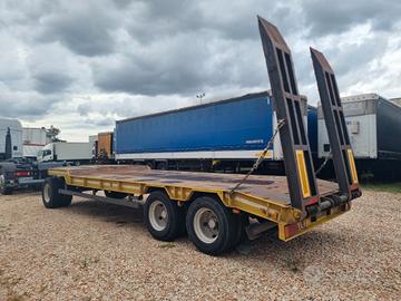 RIMORCHIO PIANALE CON RAMPE