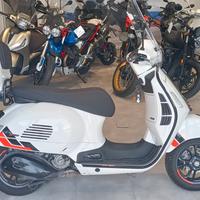 Piaggio Vespa 310 GTS hpe Super Sport Top Case par