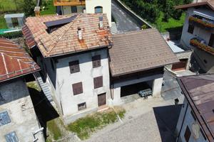 Casa autonoma da ristrutturare in centro