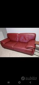 coppia di divani in pelle bordeaux 
