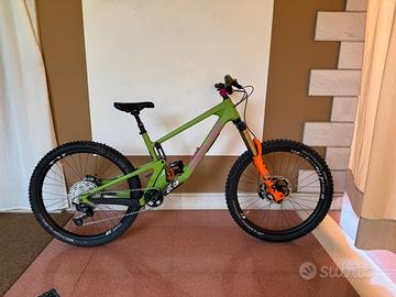 Santa cruz nomad 5    27,5    2021