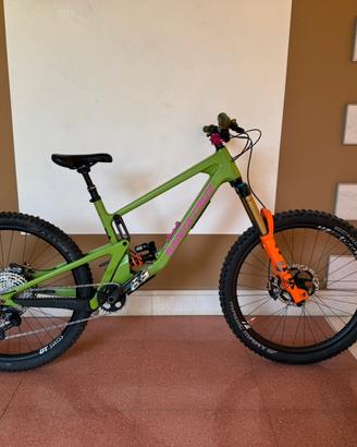 Santa cruz nomad 5    27,5    2021