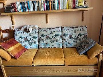 divano letto artigianale in legno