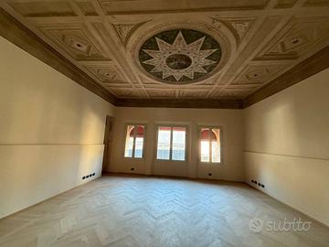 Immobile di 240 m² a Bologna