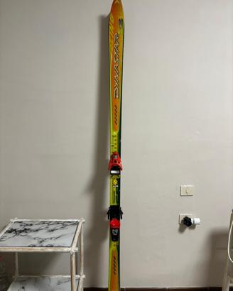 Sci Dynastar G9 con attacchi