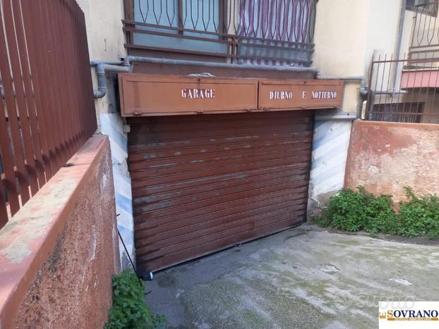 CALATAFIMI BASSA/INDIPENDENZA: GARAGE MQ 779