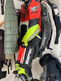 tuta in pelle berik uso pista e stivali moto