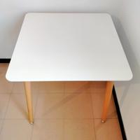 Tavolo di design stile scandinavo 80x80 altezza 76