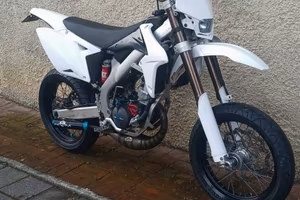 Suzuki valenti Sm 50 