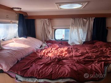 Camper semintegrale Roller Team con Garage