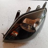 FARO ANTERIORE SINISTRO FORD Fiesta 5Â° Serie 0301