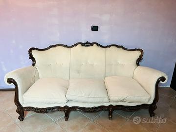 Divano tre posti