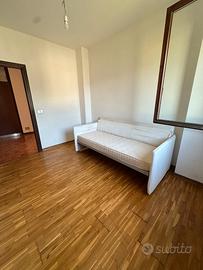 Luminoso e ampio appartamento in zona centrale