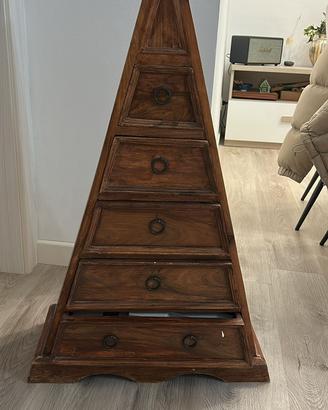 Piramide in legno