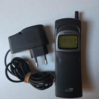 Nokia 8110 con alimentatore 