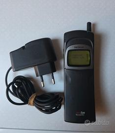 Nokia 8110 con alimentatore 