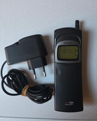 Nokia 8110 con alimentatore 