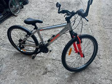 Bicicletta mountainbike in alluminio, misura 24