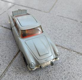 ASTON MARTIN JAMES BOND CORGI TOYS 