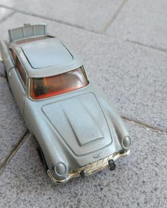 ASTON MARTIN JAMES BOND CORGI TOYS 