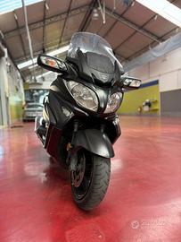 Suzuki burgman 650 2018