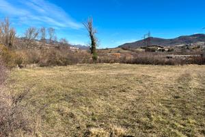 Terreno di mtq2700 di cui 600 edificabili