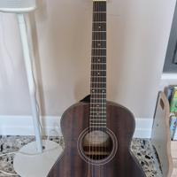 chitarra acustica 