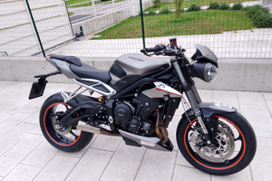 Triumph street triple RS 765