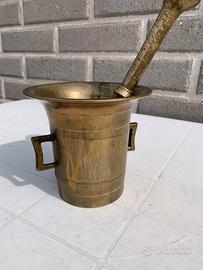Mortaio di bronzo antico grande 4 kg e 500