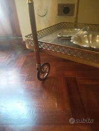 Carrello portavivande in ottone e cristallo