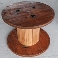 Tavolino realizzato con bobina legno - Rovere Inc