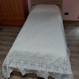 Copriletto all'uncinetto per letto singolo