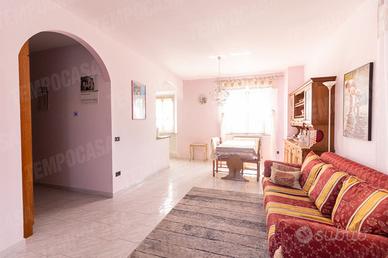 Villa indipendente con 3 unità abitative e ampia c